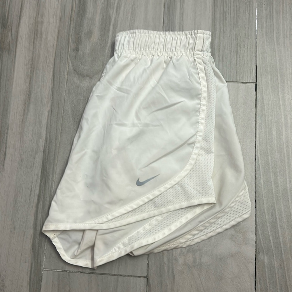 Nike White Dry Fit Shorts!!🤍